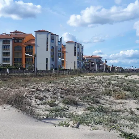 Apartment Avec Loggia Vue Et Acces Plage, Wifi Tv *