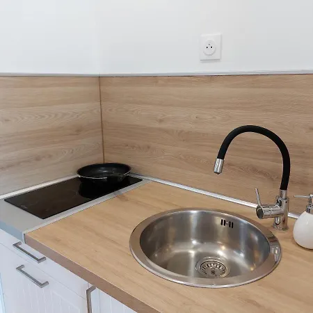 Apartment Avec Loggia Vue Et Acces Plage, Wifi Tv